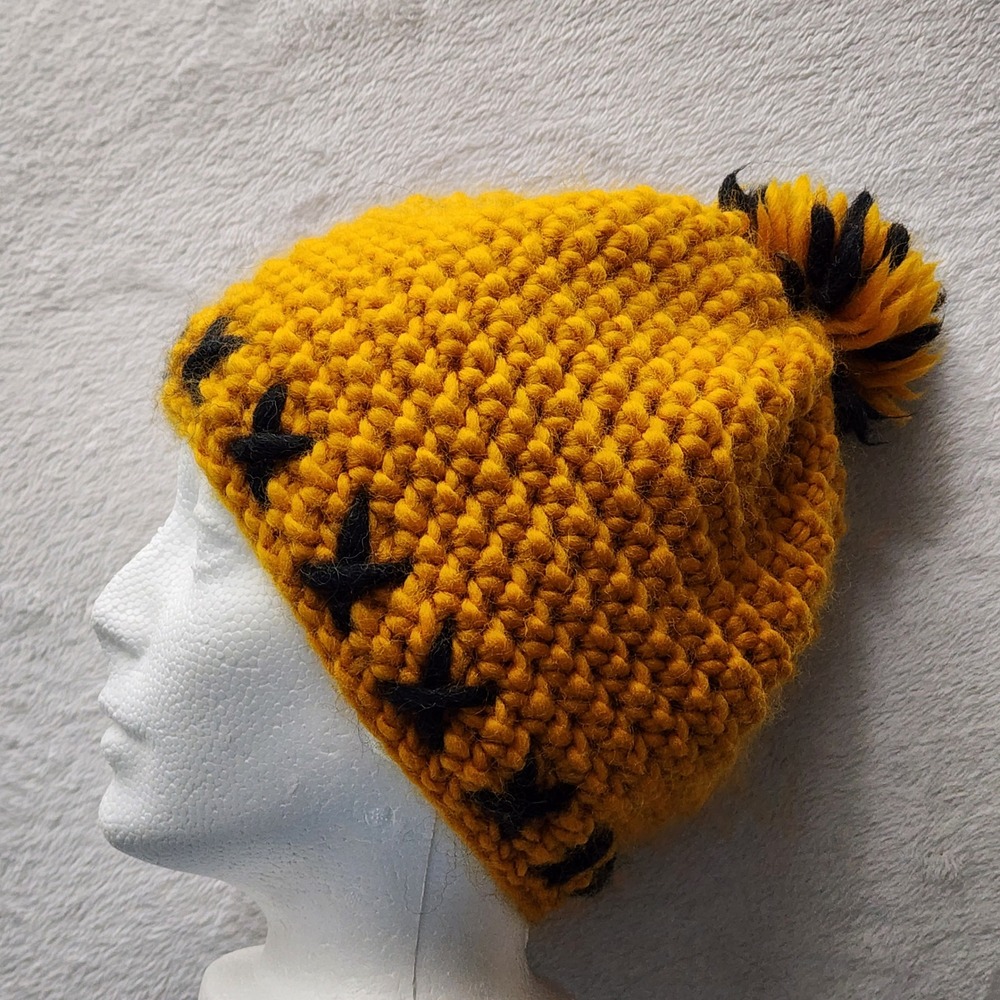 Handmade Chunky Knit Wool Beanie Hat Adult L Yellow Pom Pom Winter Warm Crochet